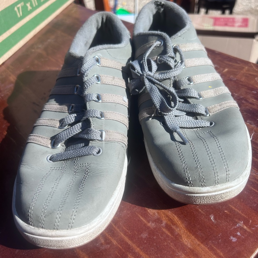 K-Swiss Light Gray Men's Lace-Up Sneakers